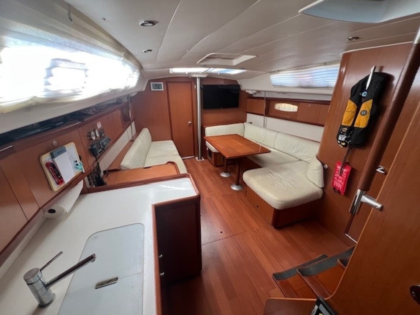 2009 Beneteau Oceanis 43 - Image 30