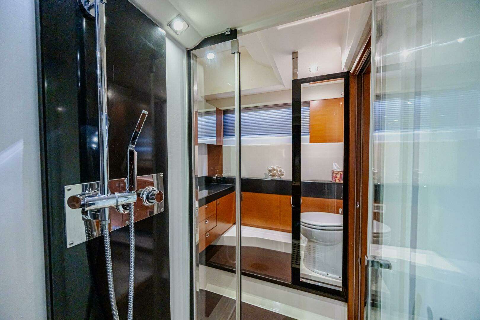 2013 Prestige 550S - Image 27