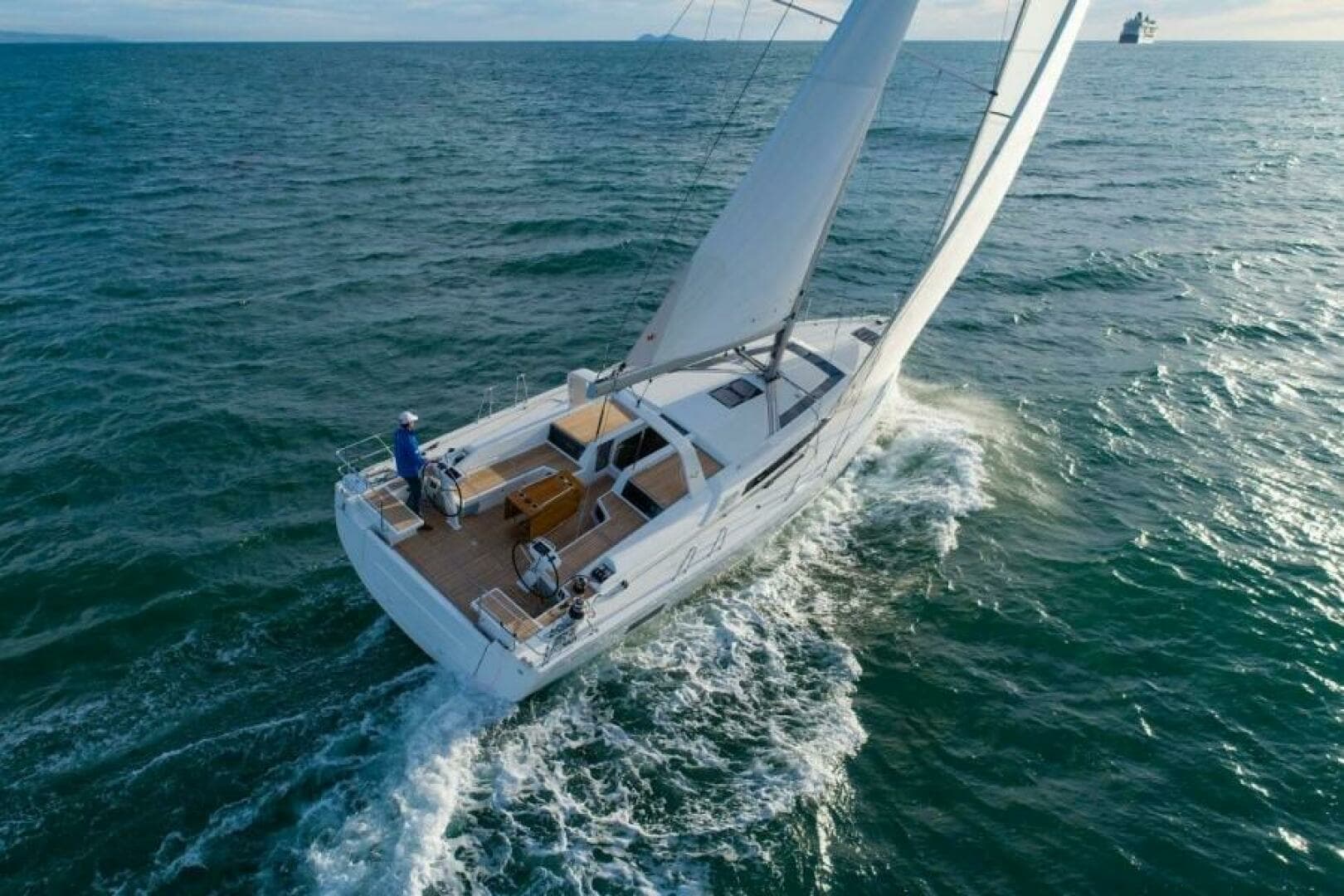 2025 Beneteau OCEANIS 51.1 - Image 12
