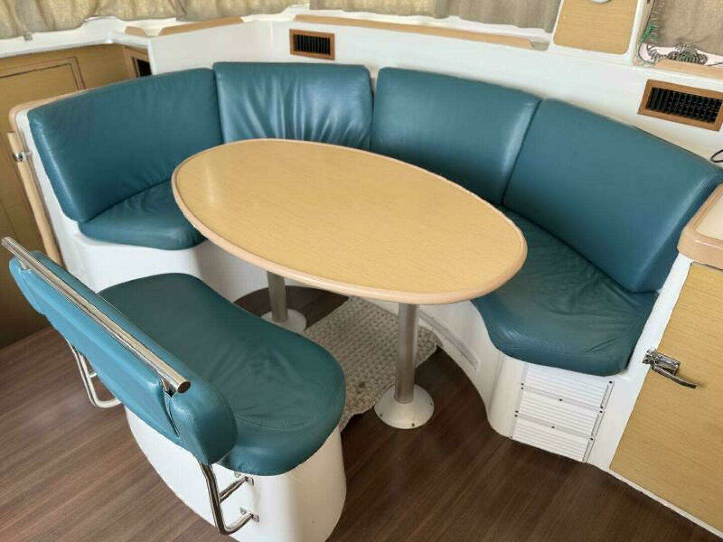 2010 Lagoon 380 - Image 27
