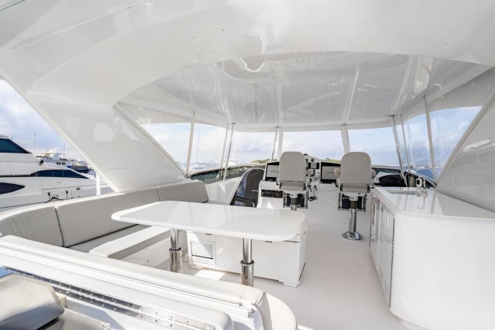 2011 Hatteras — - Image 13
