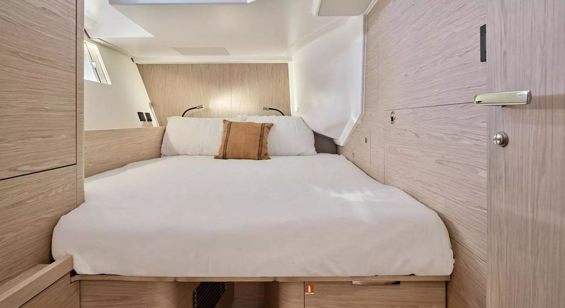 2026 Beneteau Oceanis Yacht 60 - Image 17