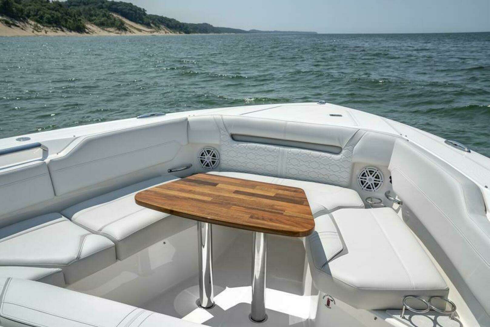 2024 Tiara Yachts 43 LS - Image 31