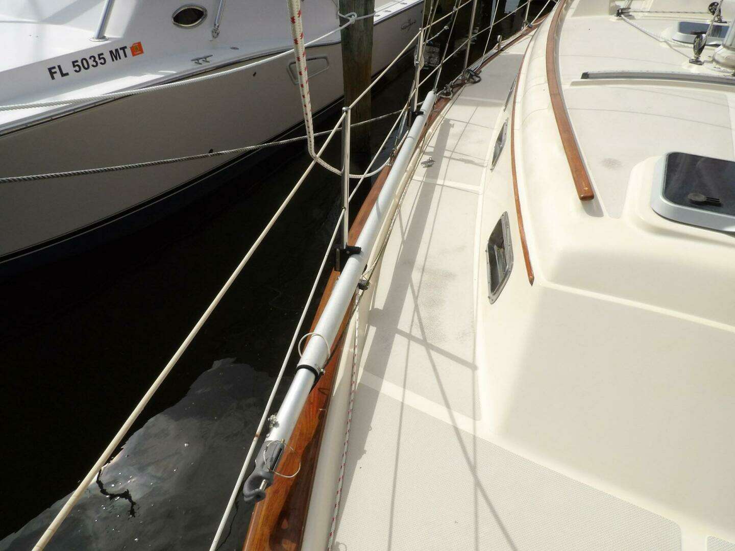 1990 Island Packet 32 - Image 31