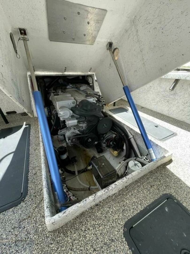 1997 Custom 31 Center Console - Image 37