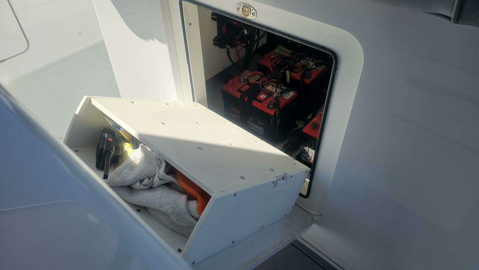 2025 Costa Custom 34SV - Image 38