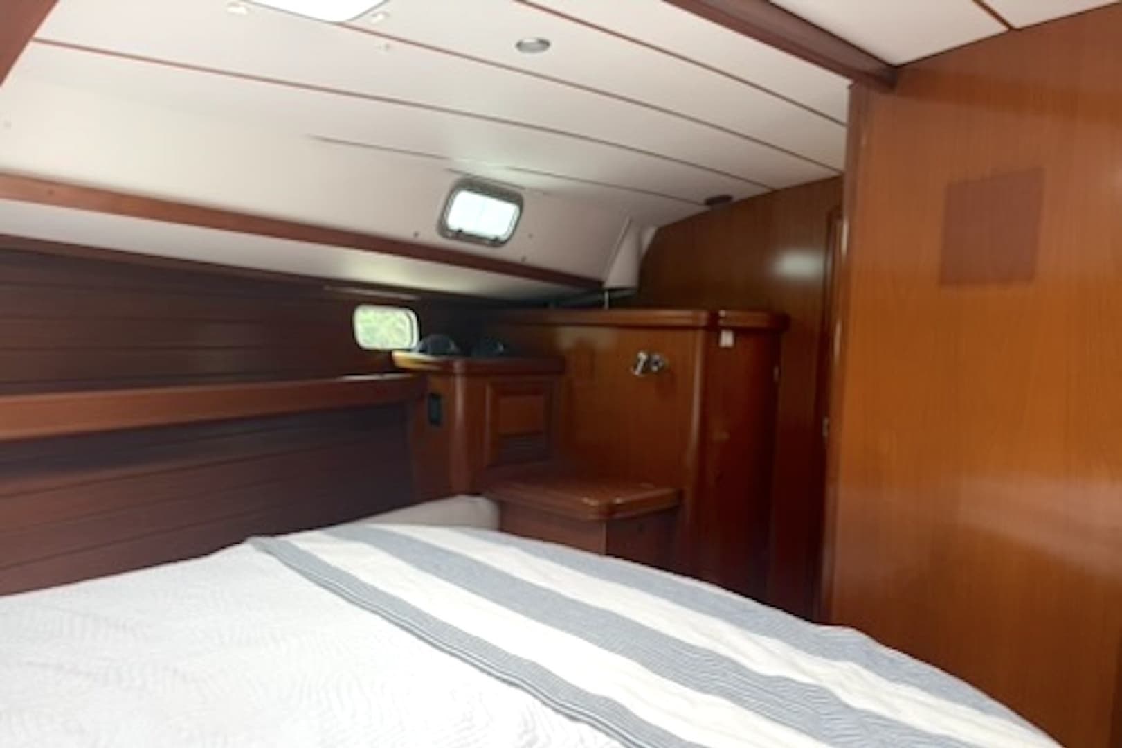 2001 Beneteau — - Image 40