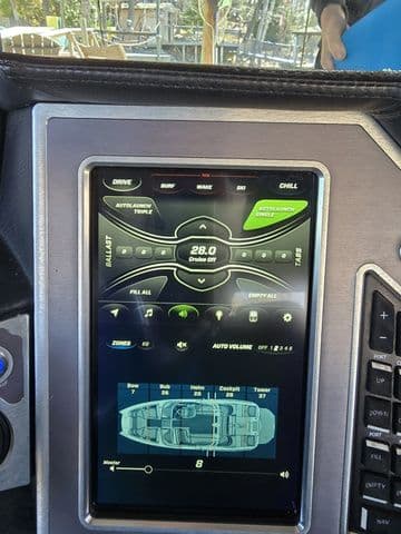 2018 MasterCraft XT22 - 7