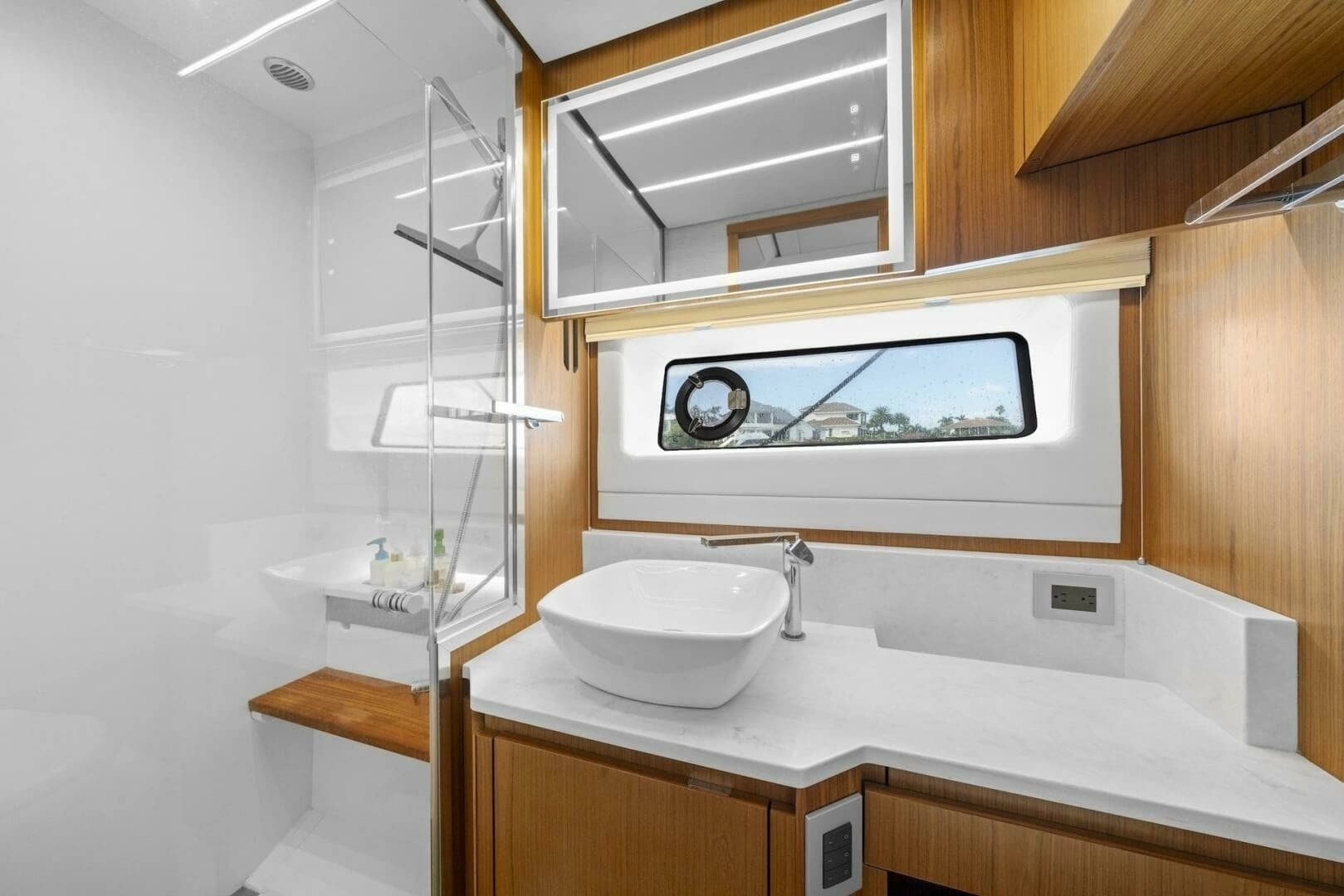 2023 Tiara Yachts EX 60 - Image 59