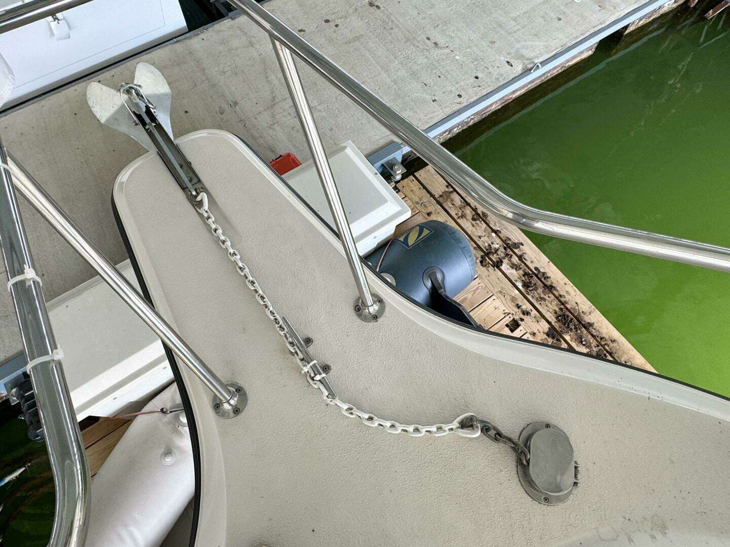 1994 Chaparral Signature 27 Cabin Cruiser - Image 30
