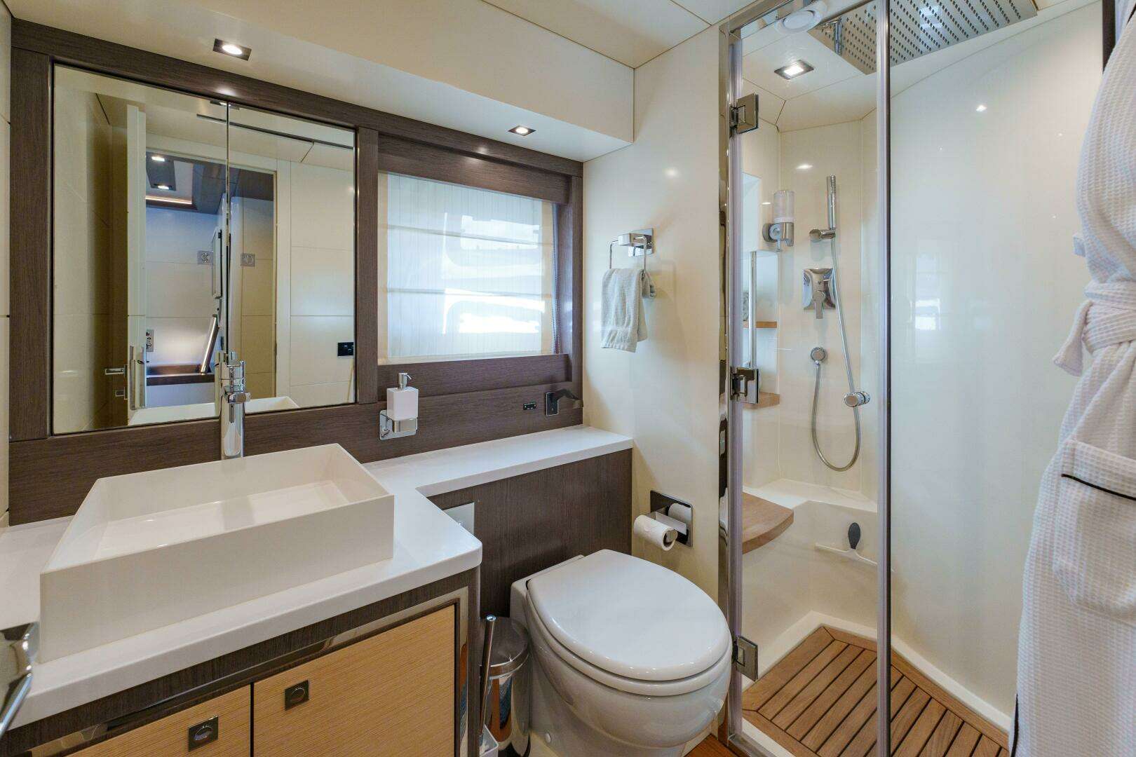 2020 Sirena 64 - Image 20