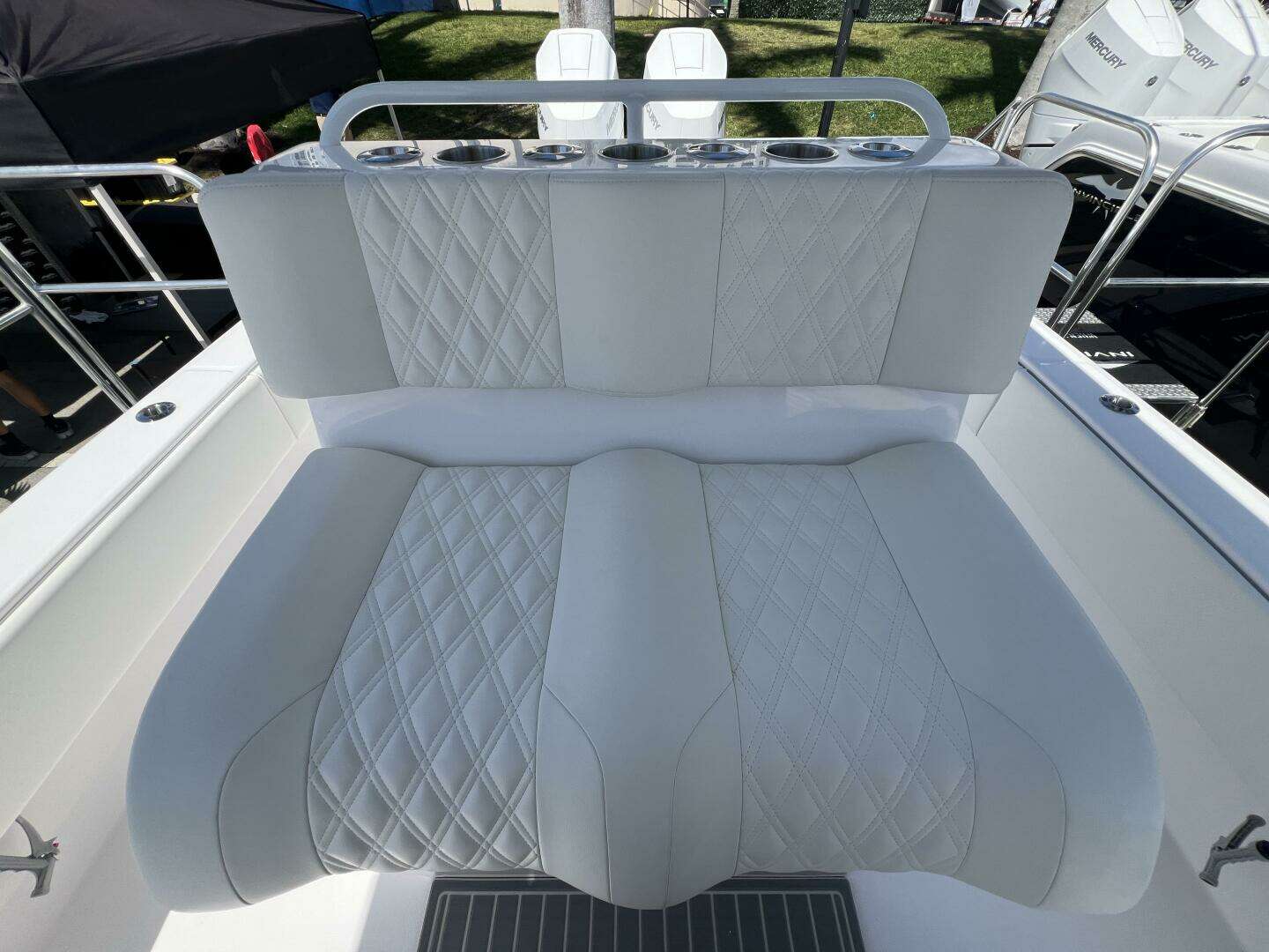2026 Invincible 33 Open Fisherman - Image 11