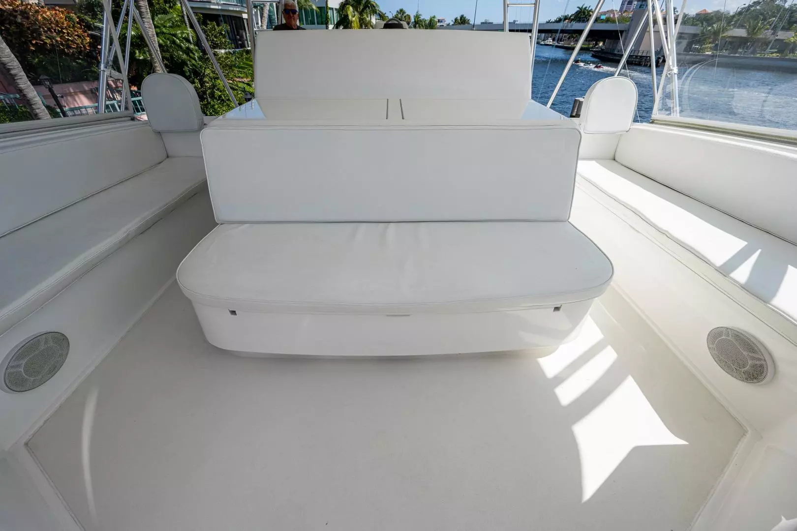 2005 Viking 74 Convertible - Image 43