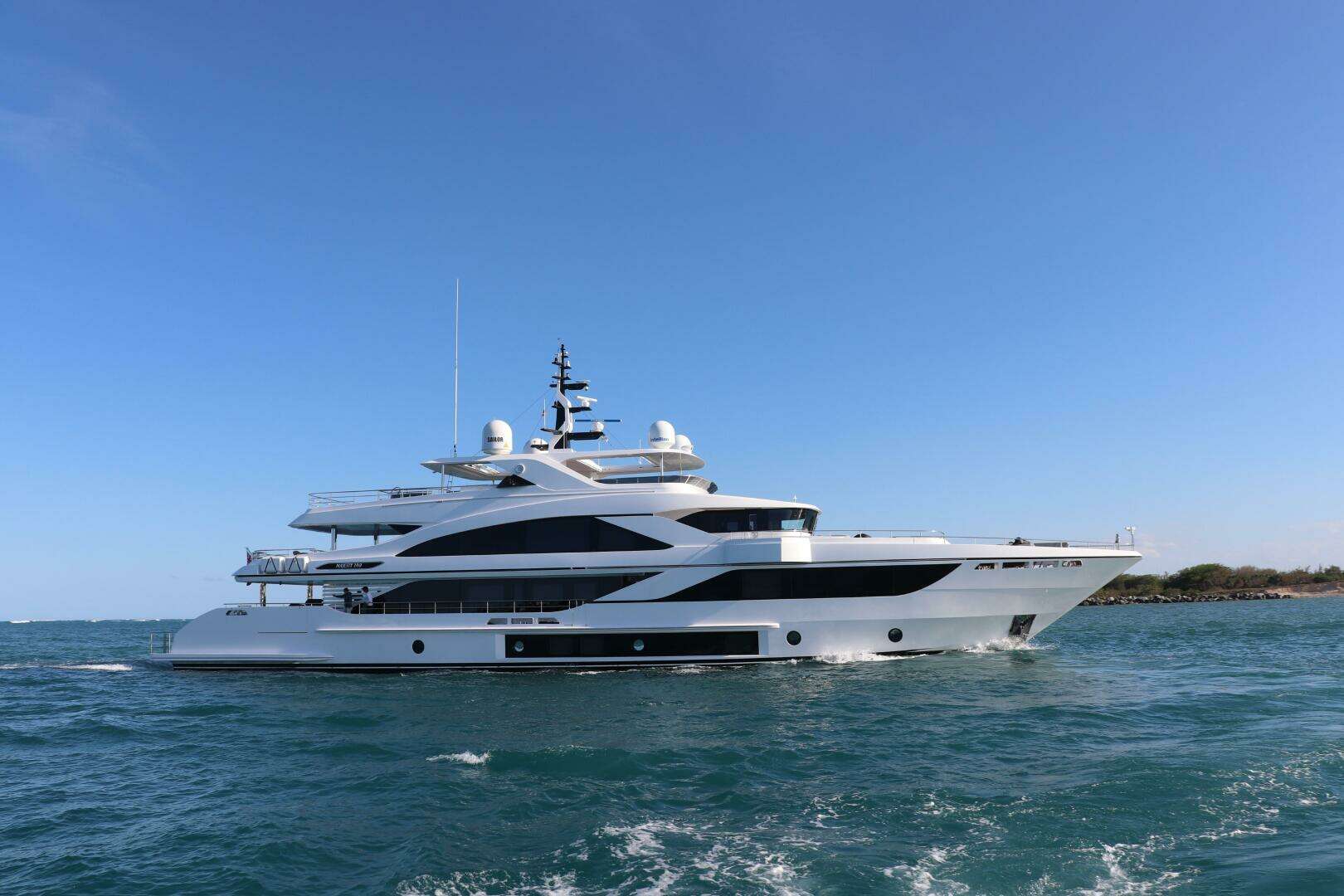 2020 Majesty Yachts 140 - Image 3