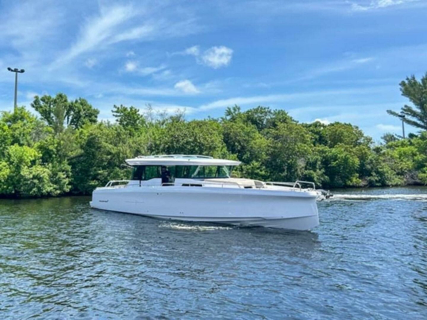 2024 Axopar 45 XC Cross Cabin - Image 4