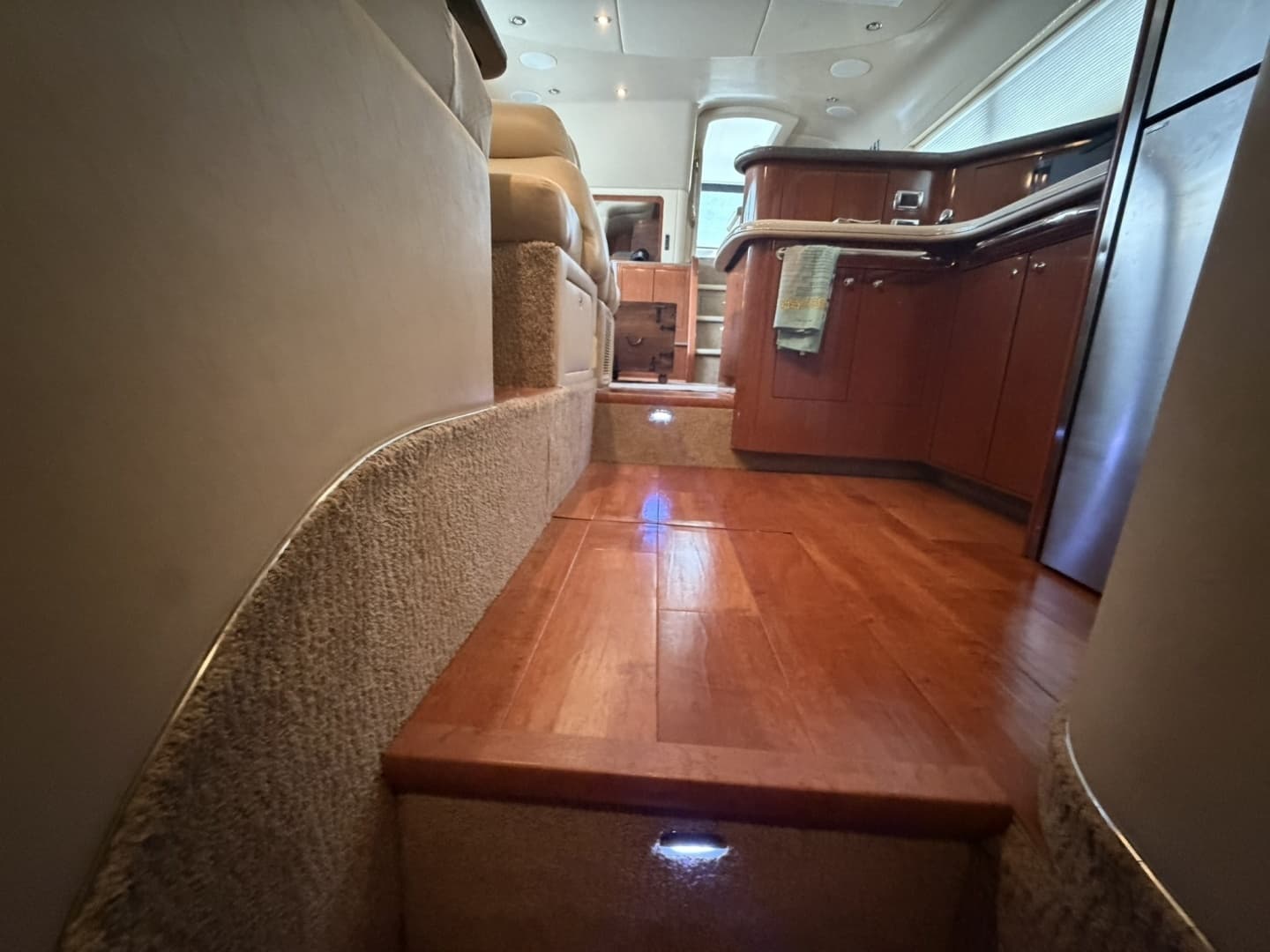 2002 Sea Ray 480 - Image 9