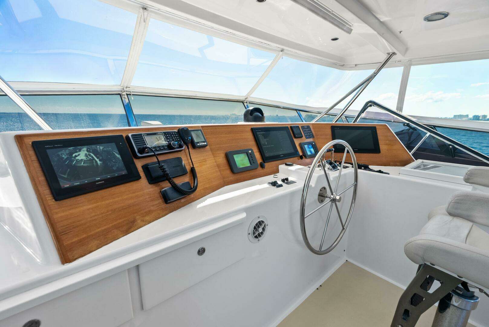 2005 Grand Banks 72 Aleutian RP - Image 38