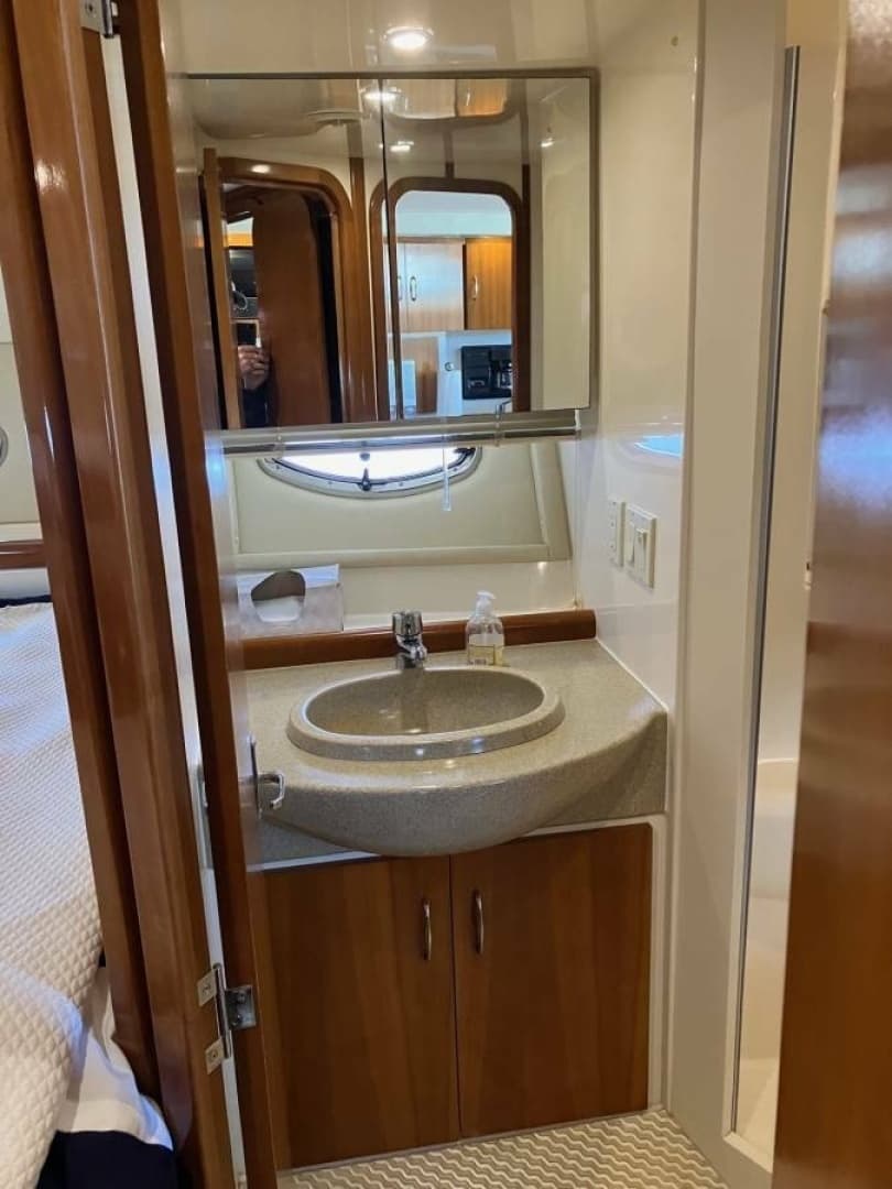 2003 Carver 350 Mariner - Image 10