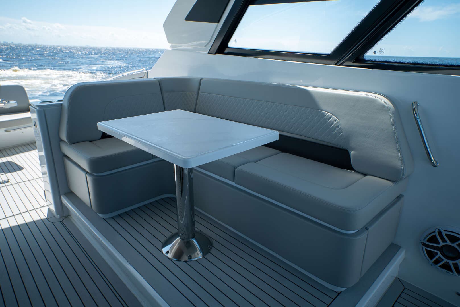 2026 Cruisers Yachts 50GLS OB - Image 14