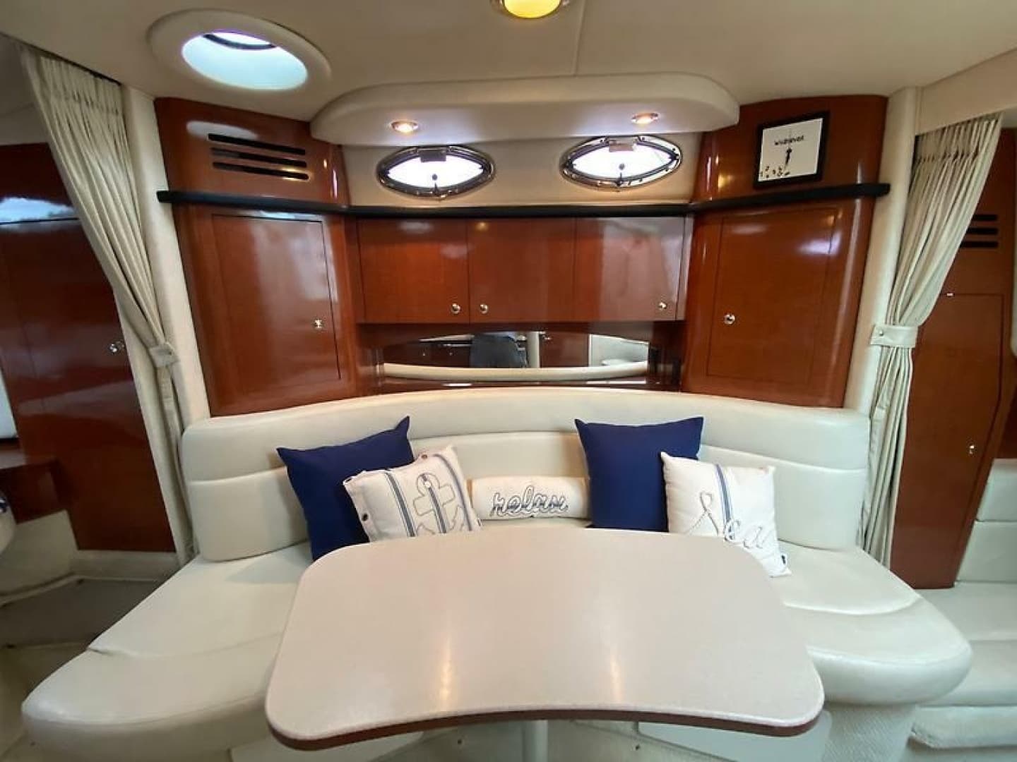 2004 Sea Ray 320 Sundancer - Image 14