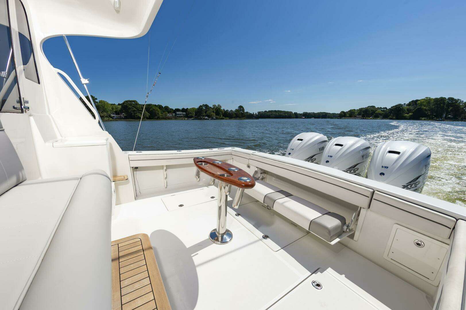 2014 Jupiter 41 Sport Bridge - Image 12