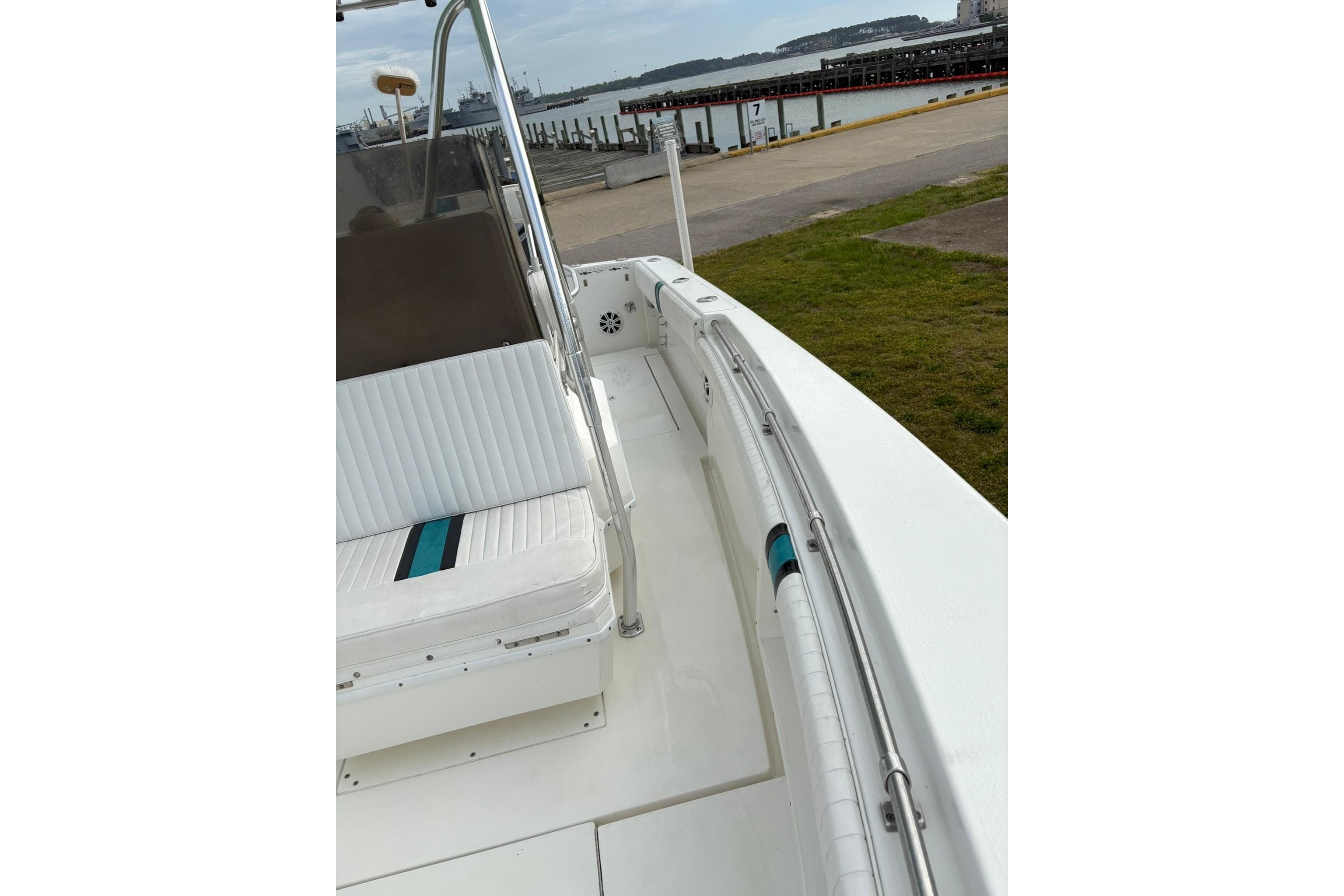 PORT GUNNEL LOOKING AFT