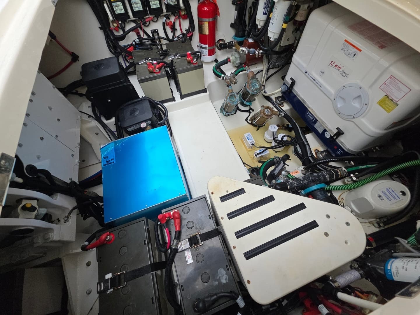 2021 Boston Whaler 420 Outrage - Image 68