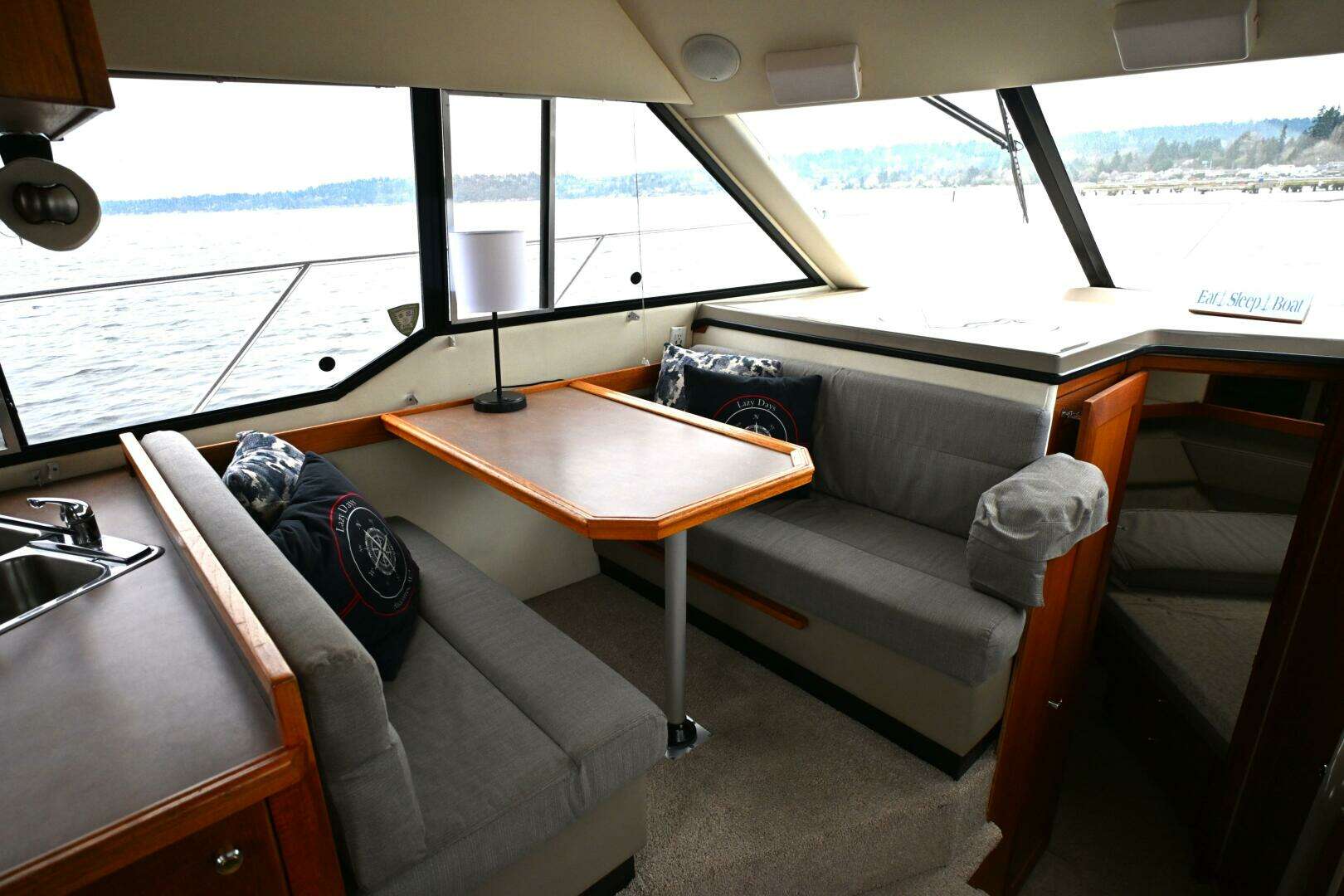 1996 Bayliner 4087 Aft Cabin Motoryacht - Image 28