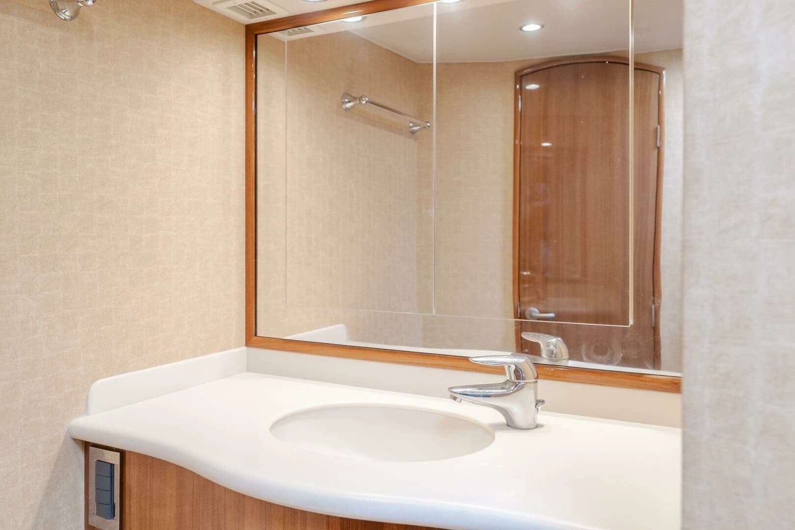 2008 Viking 52 Sport Coupe - Image 18