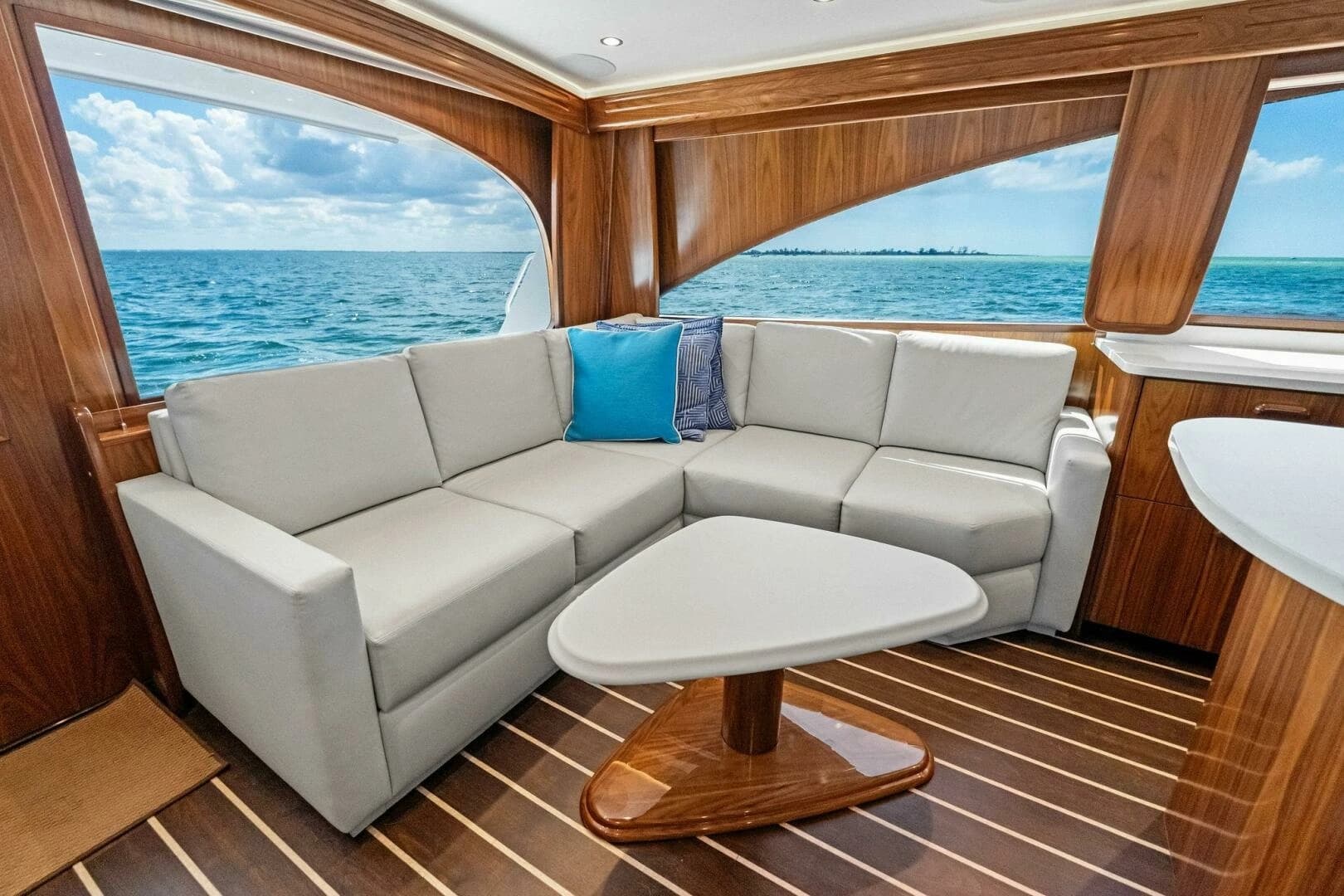 2025 Viking 58 Convertible - Image 9