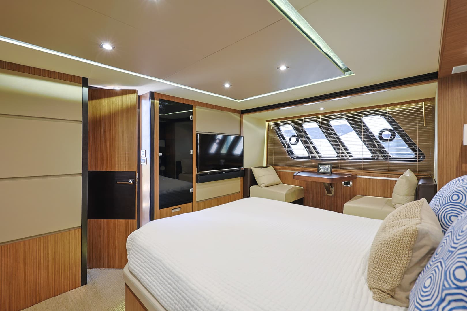 2017 Sea Ray L650 Fly - Image 42