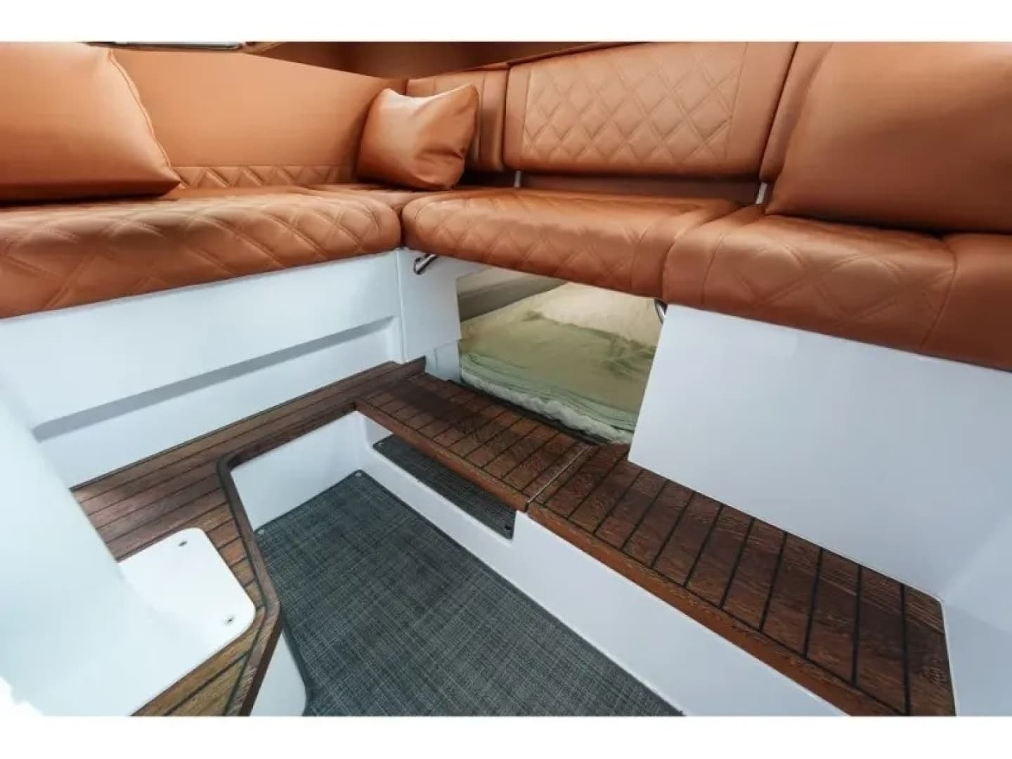 2022 Axopar 37 XC CROSS CABIN - Image 20