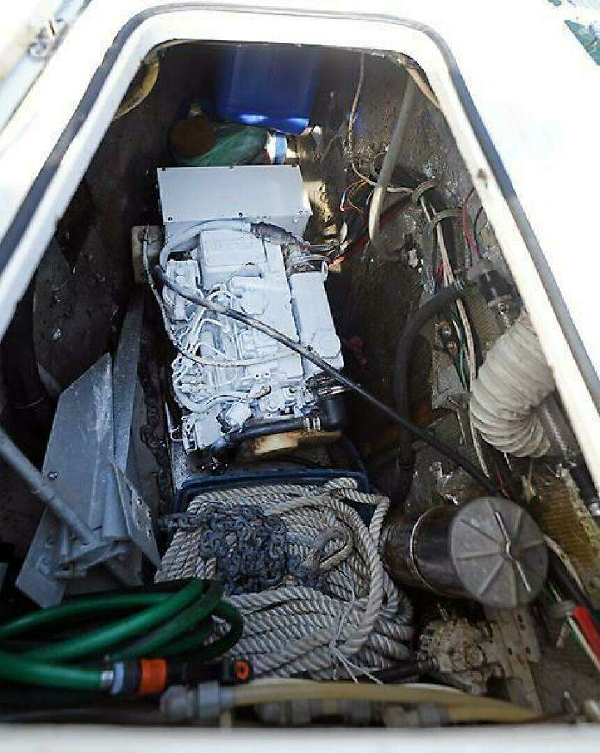 1999 Manta 42 - Image 35