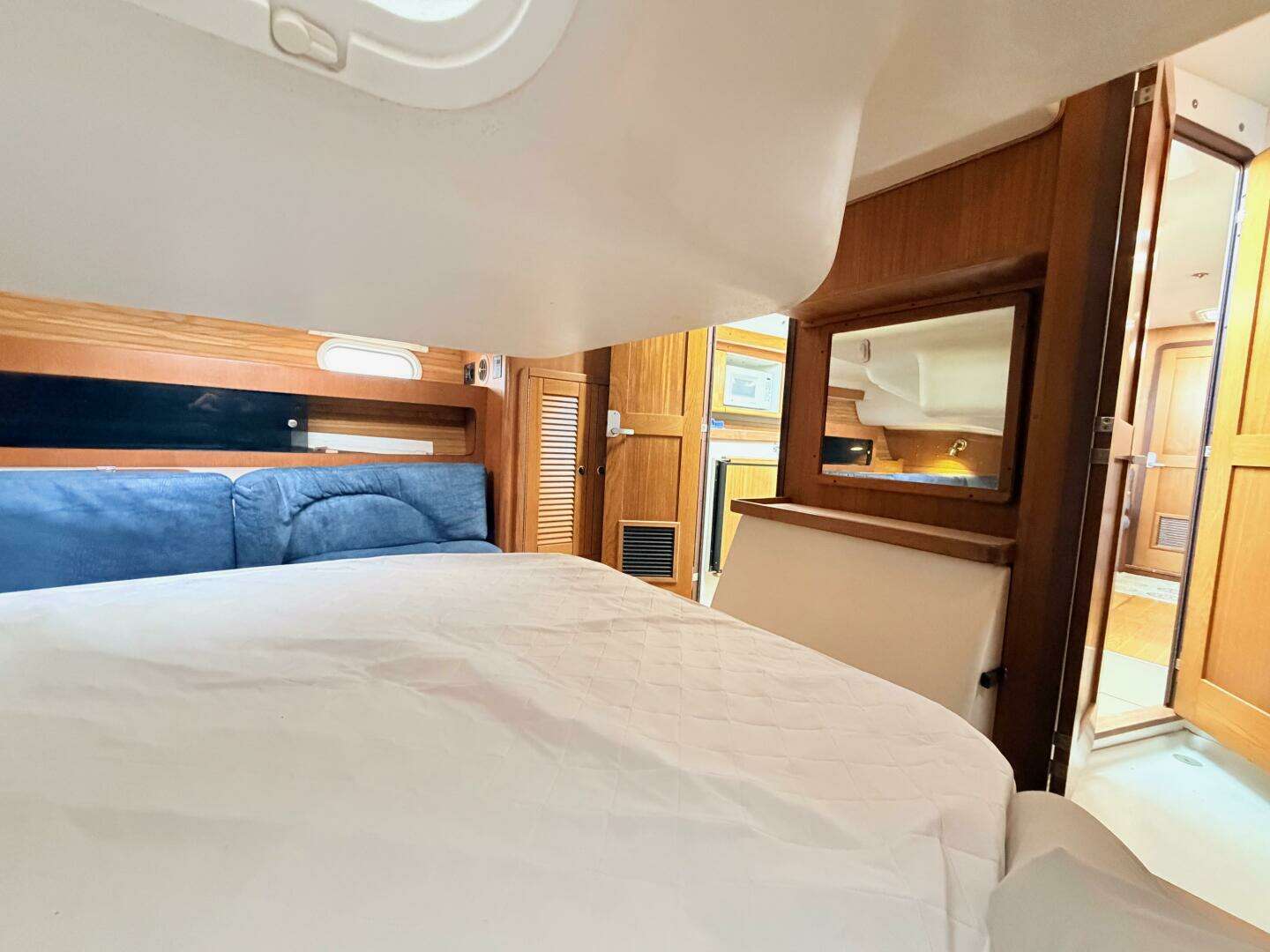 2001 Catalina 380 - Image 28