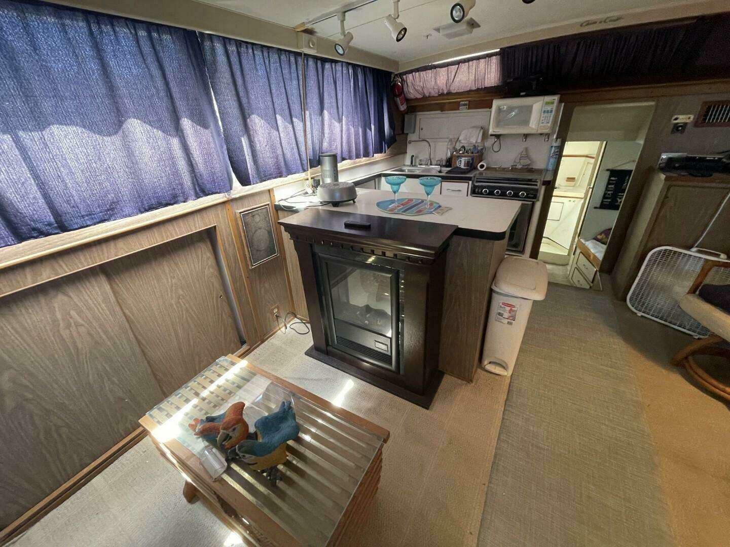 1969 Chris-Craft 47 Commander - Image 18