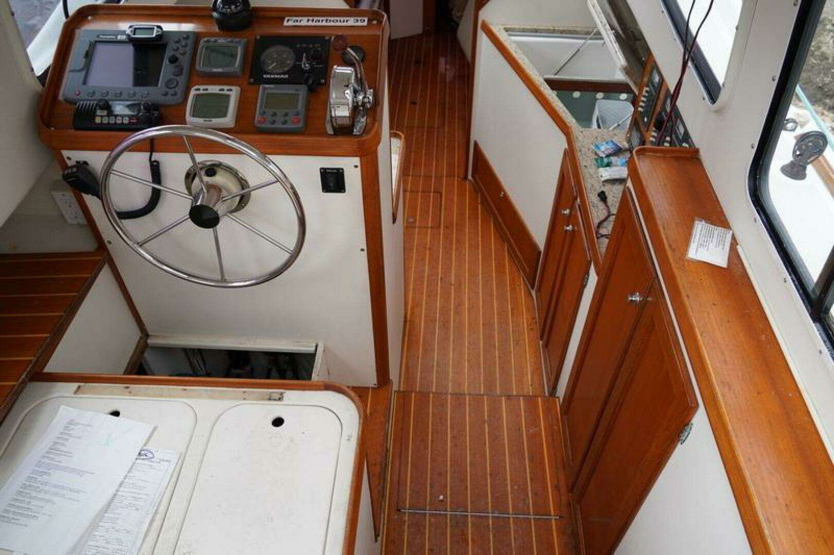 2006 Perry Far Harbour 39 - Image 10