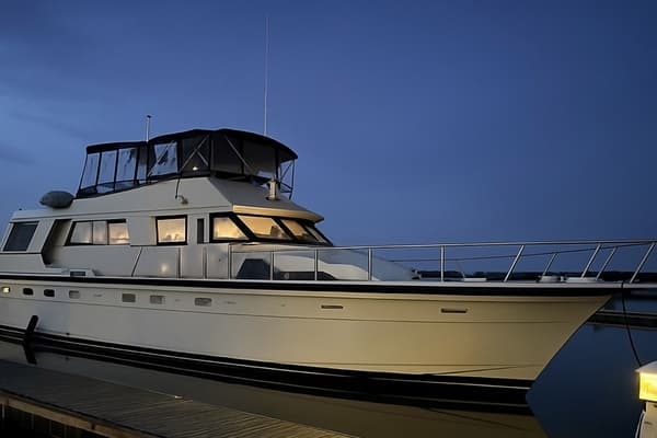 1987 Hatteras Motor Yacht - Image 1