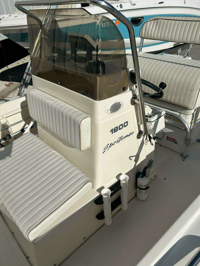 2001 Key West 1900 Sportsman - Image 5