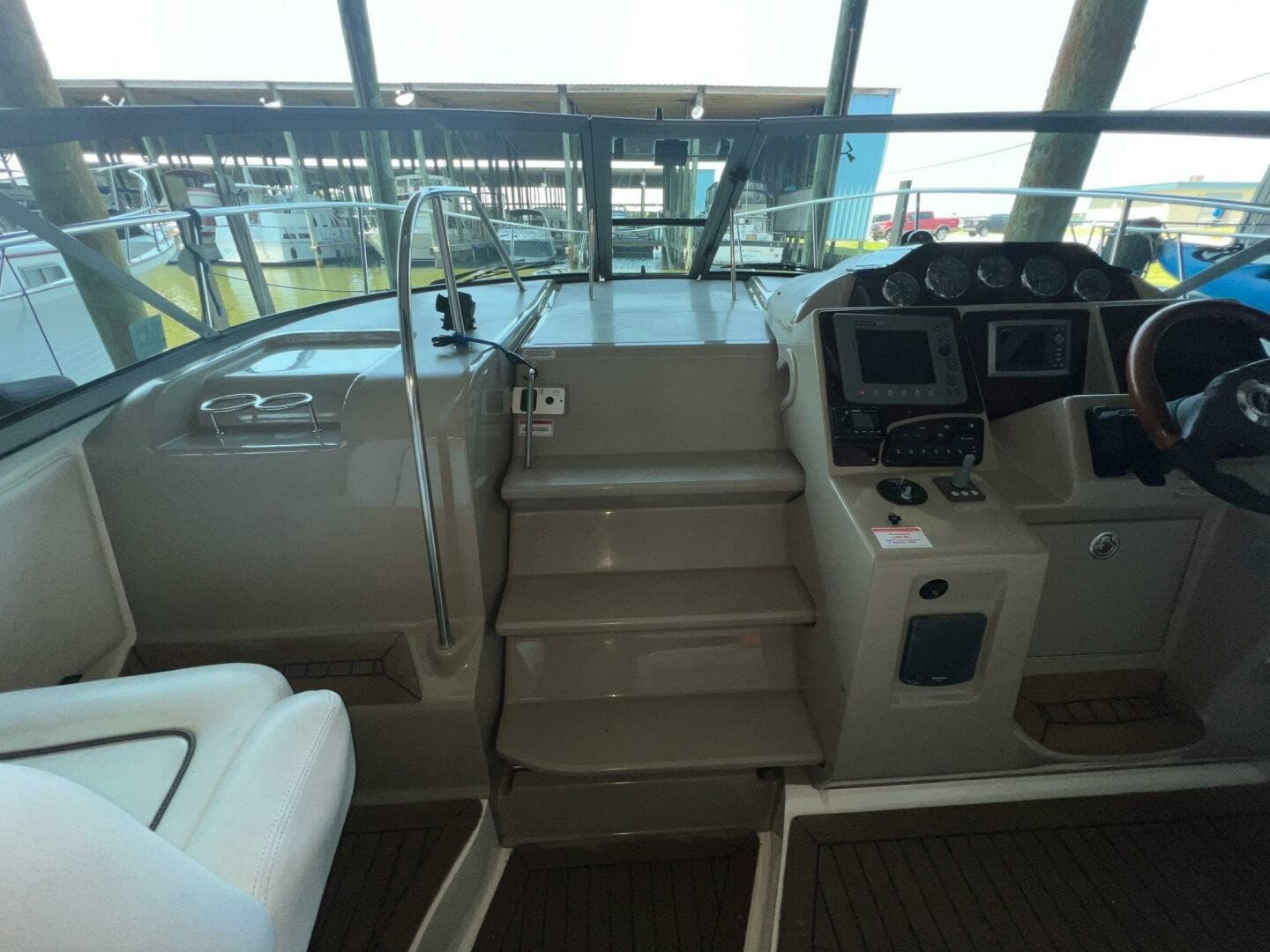 2008 Sea Ray 330 Sundancer - Image 30