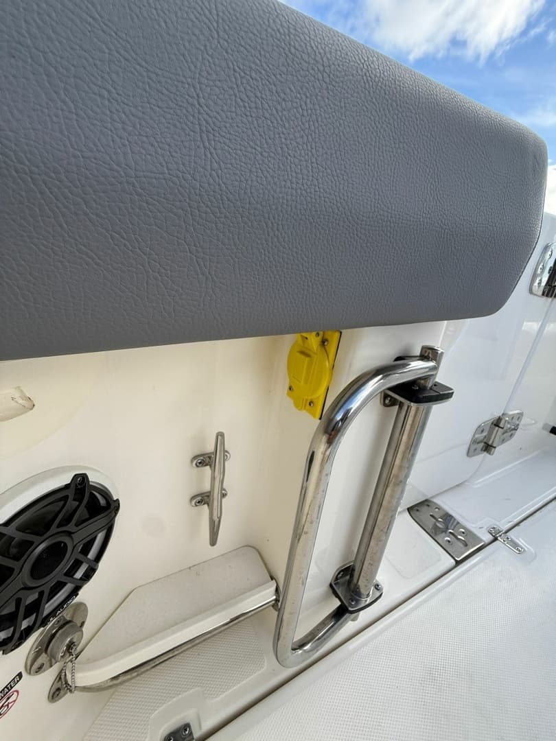 2023 Boston Whaler — - Image 16