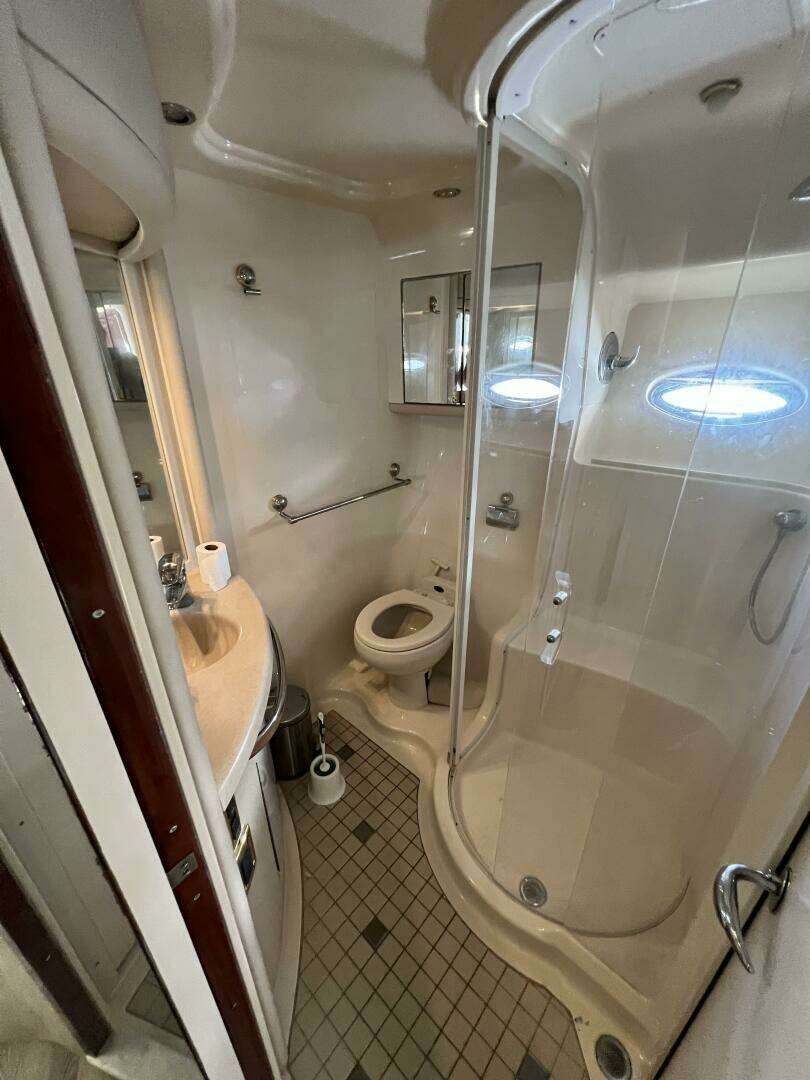 2002 Sea Ray 560 Sedan Cruiser - Image 39