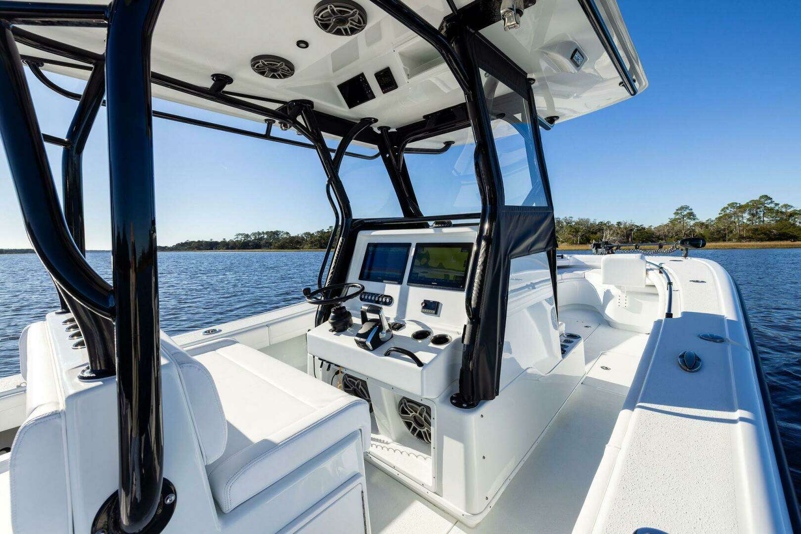 2023 Yellowfin 32 Offshore - Image 39