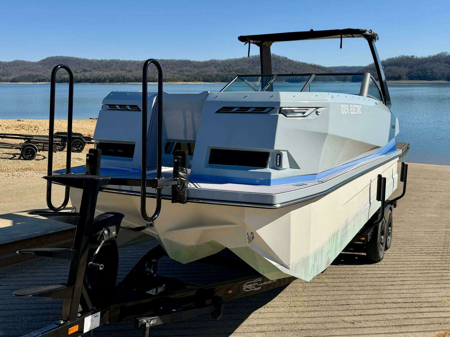 2023 Correct Craft Ingenity 23EL2 Electric Boat - Image 123