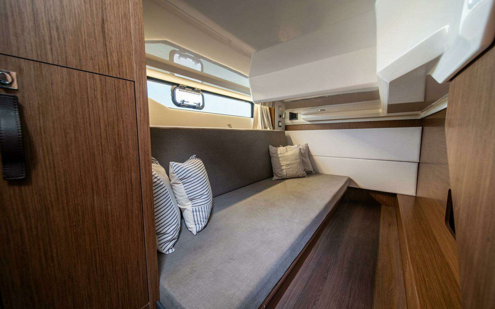 2026 Beneteau Antares 12 Coupe - Image 6