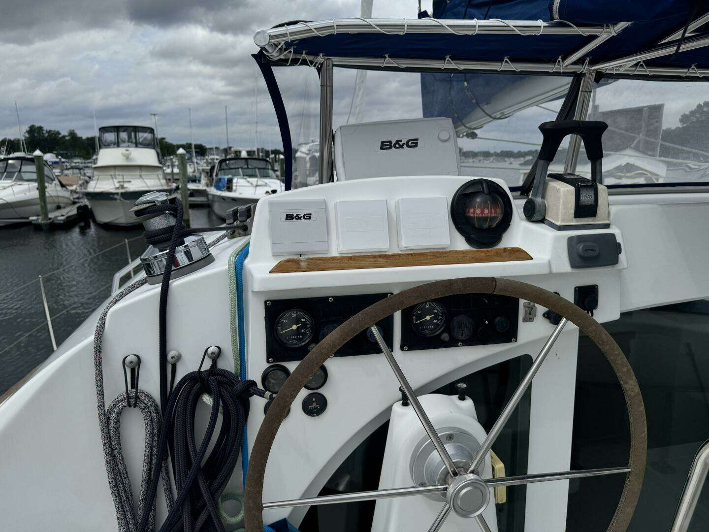 2000 Lagoon 380 - Image 5