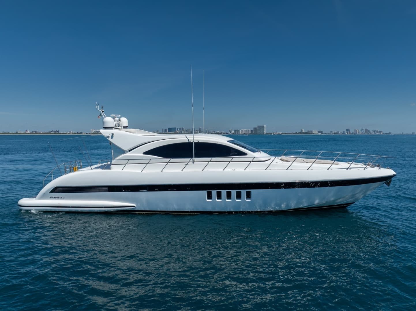 2004 Mangusta 72 - Image 5