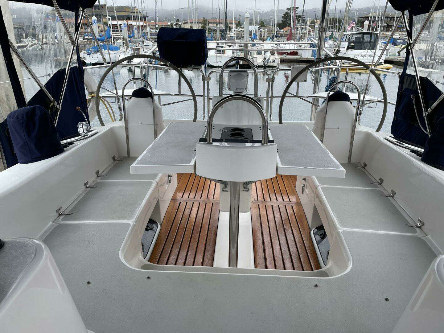 2005 Catalina 470 - Image 11
