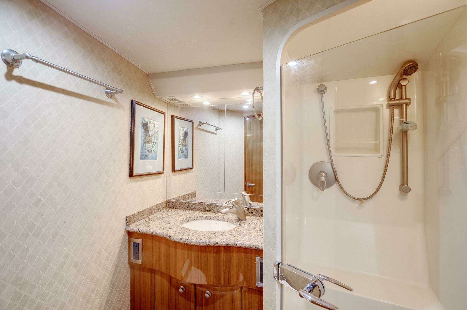 2007 Viking 56 Convertible - Image 11
