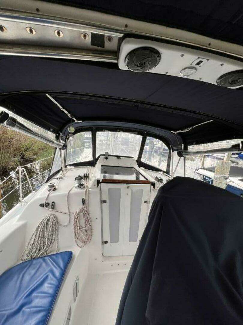 2003 Hunter 306 - Image 9