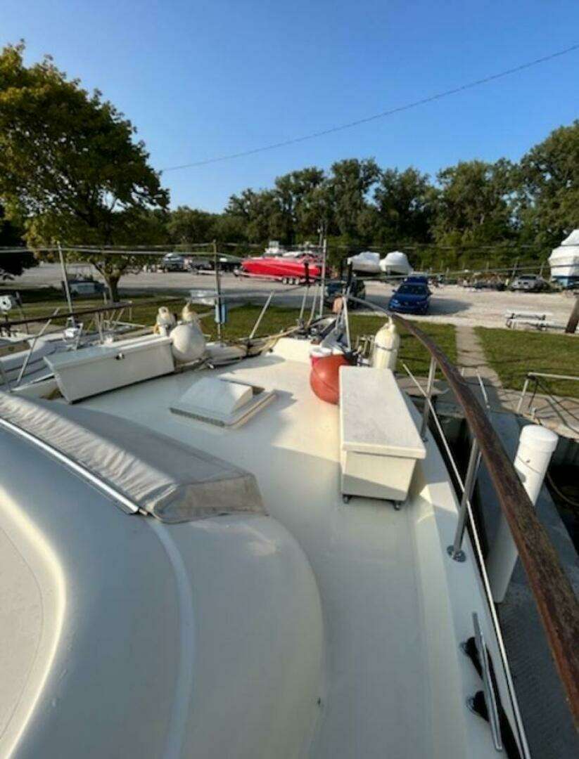 1984 Hatteras 53 Extended Deck Motor Yacht - Image 7